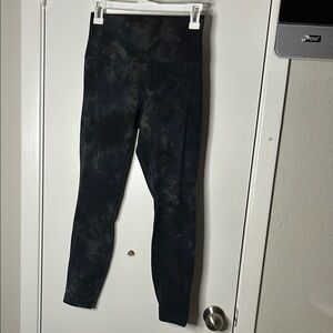 Lululemon Athletica Black Tie-Dye Leggings Zize 6